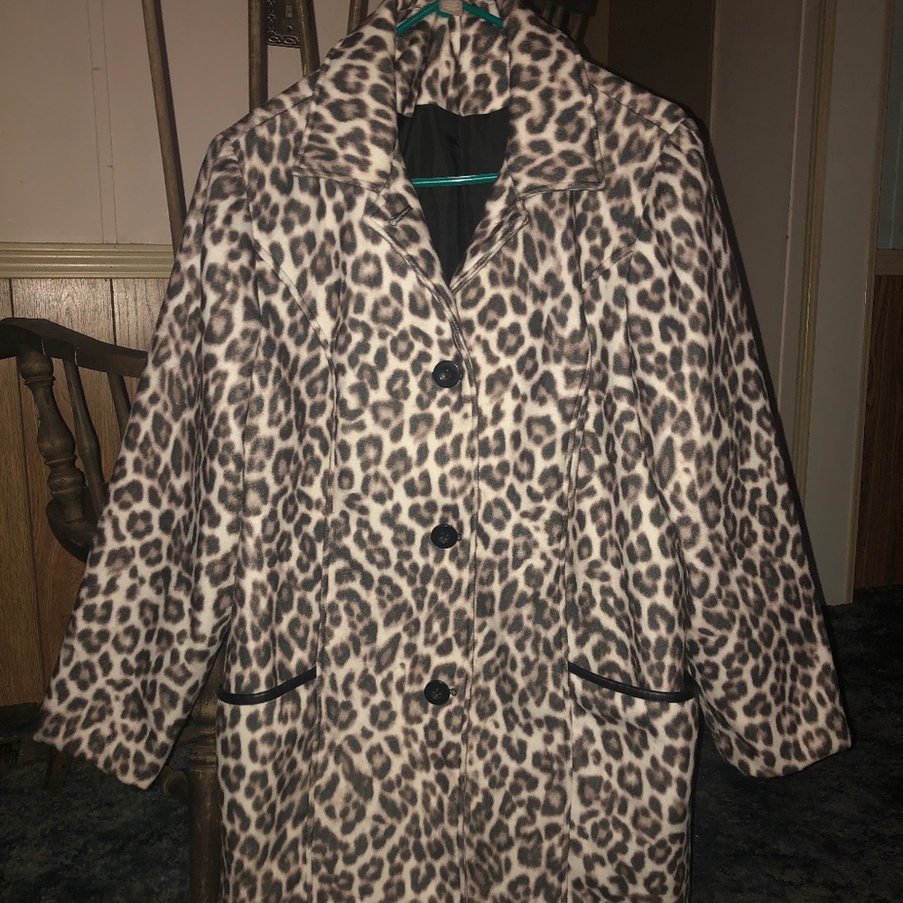Chico’s size 3 Snow Leopard Print Jacket